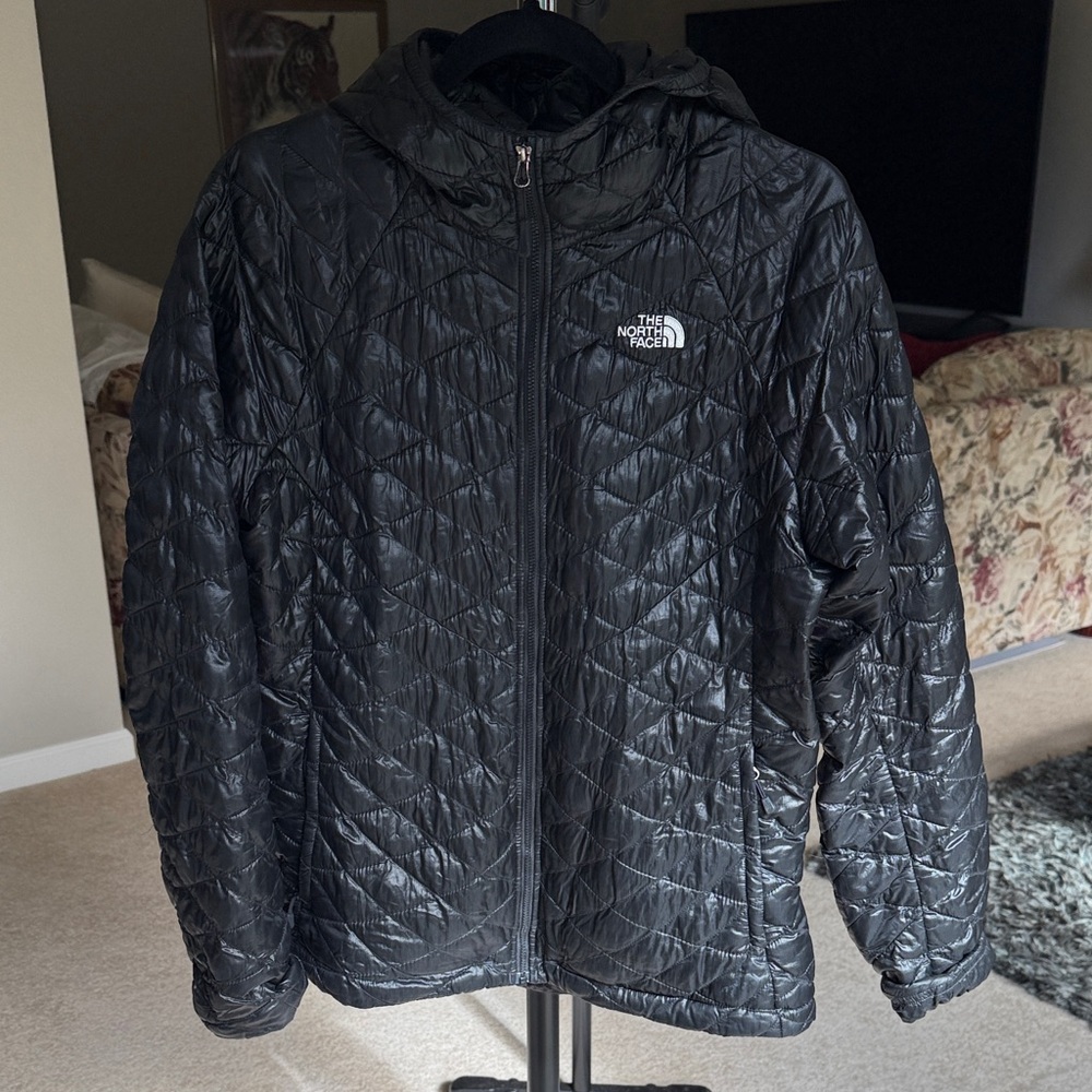 The North Face women’s Thermalball jacket Size Large